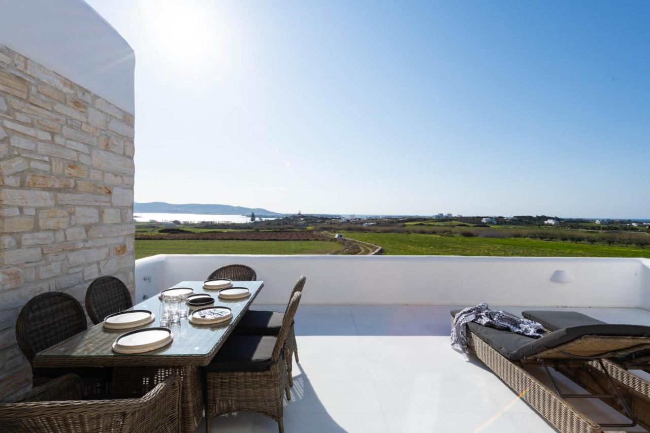 Sersi & * Parikia (Paros)